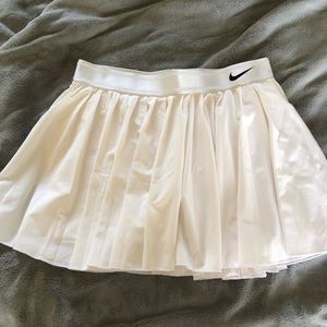 Nike white pleated tennis skirt